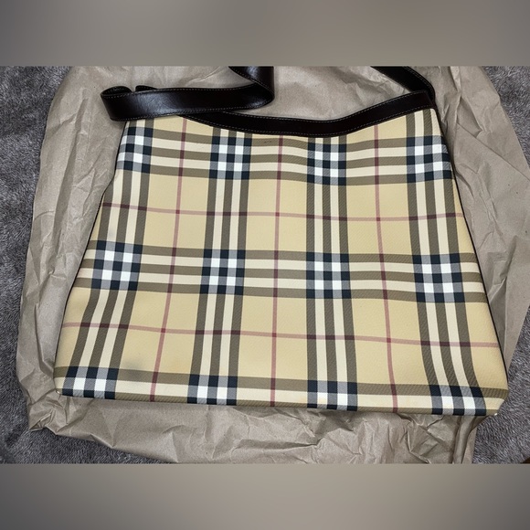 Burberry coated canvas shoulder tote - Picture 4 of 16